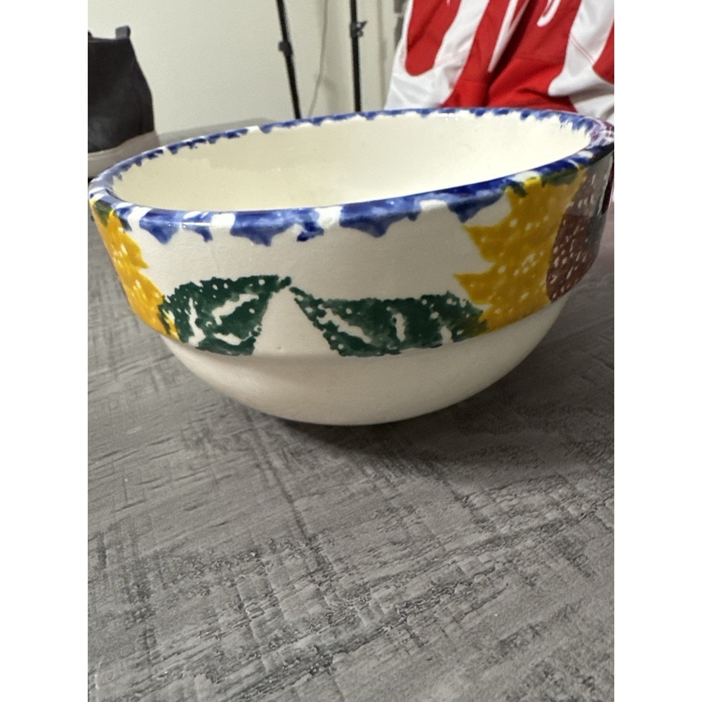 Crock Shop Sunflower Bowl 6" Santa Ana CA Blue Sponge Rim Chili Soup Serving - Picture 2 of 8